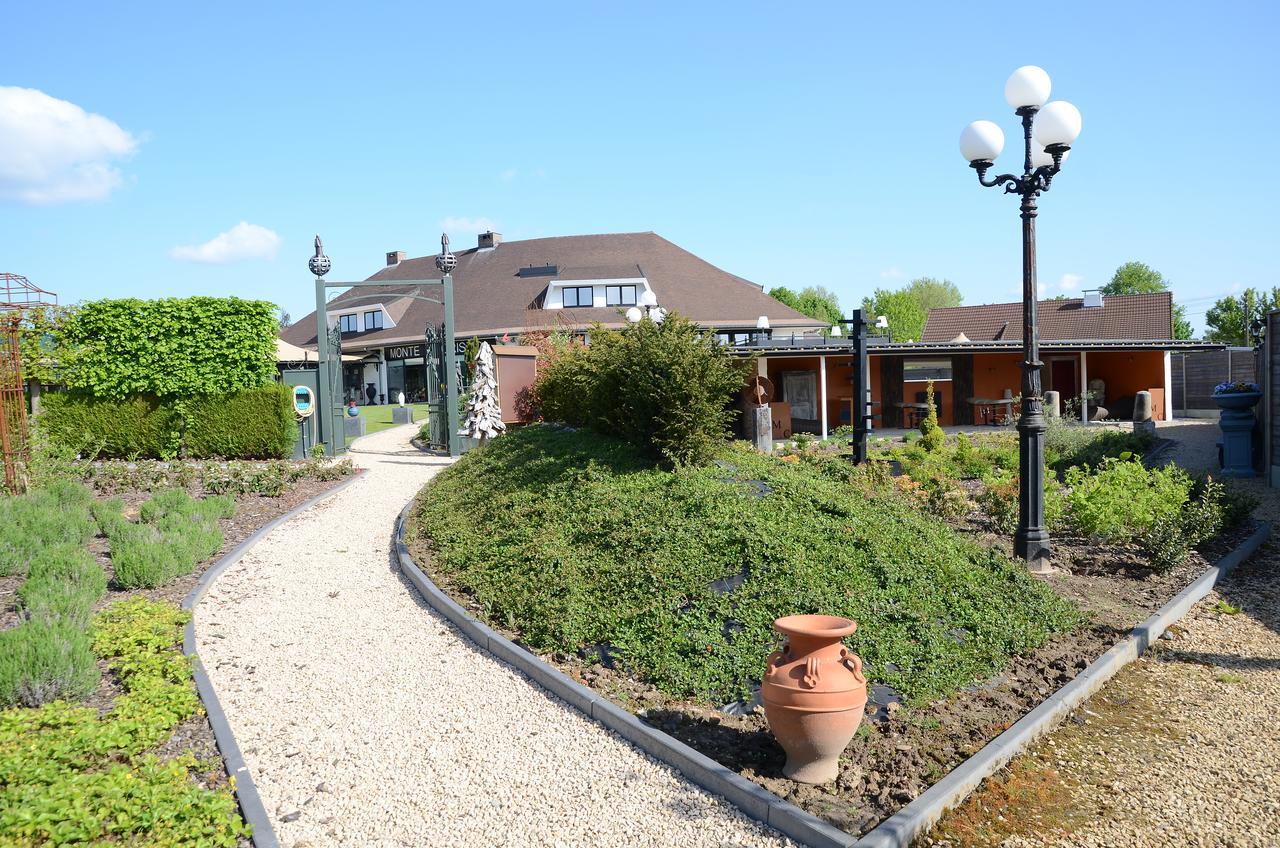 Hotel Monte Cristo Hoeselt Exterior foto